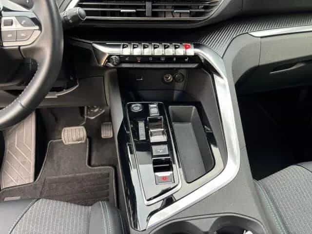 Peugeot 5008 1.2 PT 130 AllurePack EAT8 Navi+7 Sitze+SHZ 11/2023-photo-12