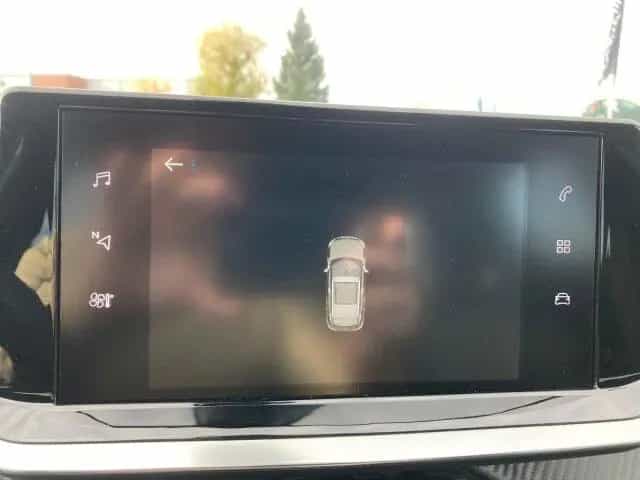 Peugeot 2008 Allure 130 +EPH+Navi+SHZ+Automatik 08/2023-photo-17