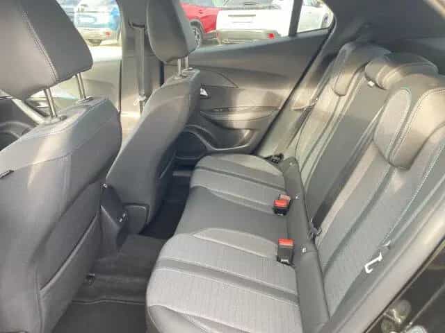 Peugeot 2008 Allure 130 +EPH+Navi+SHZ+Automatik 08/2023-photo-8