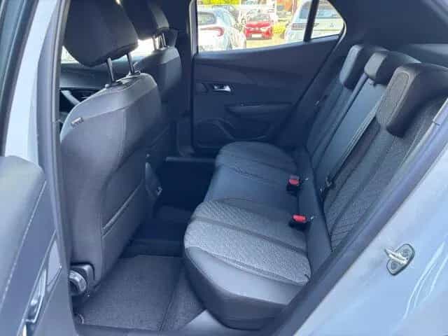 Peugeot 2008 Allure 130 EAT8 +NAVI+Allwetter+SHZ+ 08/2025-photo-12