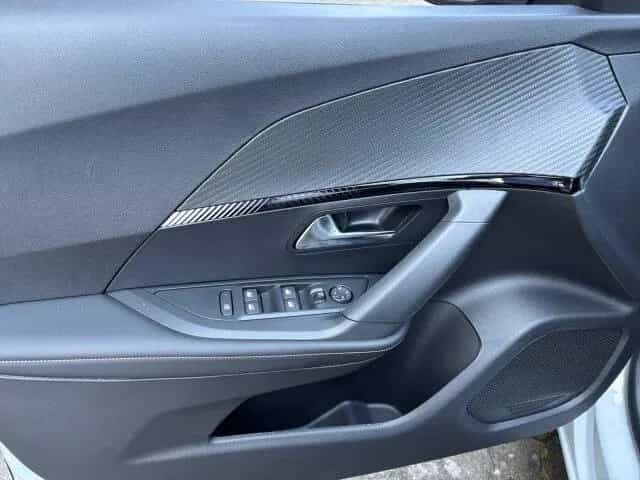 Peugeot 2008 Allure 130 EAT8 +NAVI+Allwetter+SHZ+ 08/2025-photo-5