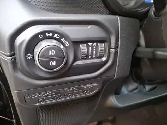 Jeep Wrangler ICE Rubicon 2.0l T-GDI 272PS 4x4 AT8 02/2026-photo-8