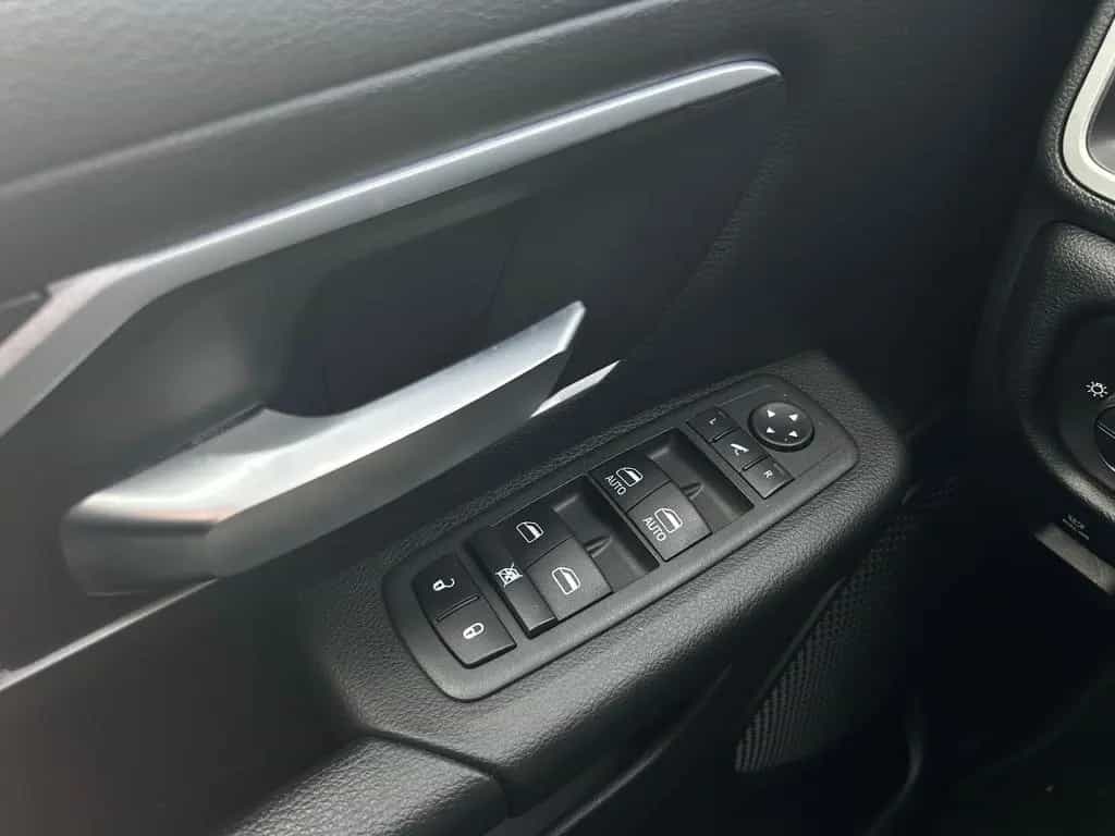 Dodge RAM 1500 5,7L V8 Hemi 4x4 AHK Navi Leder Kamera 02/2022-photo-14