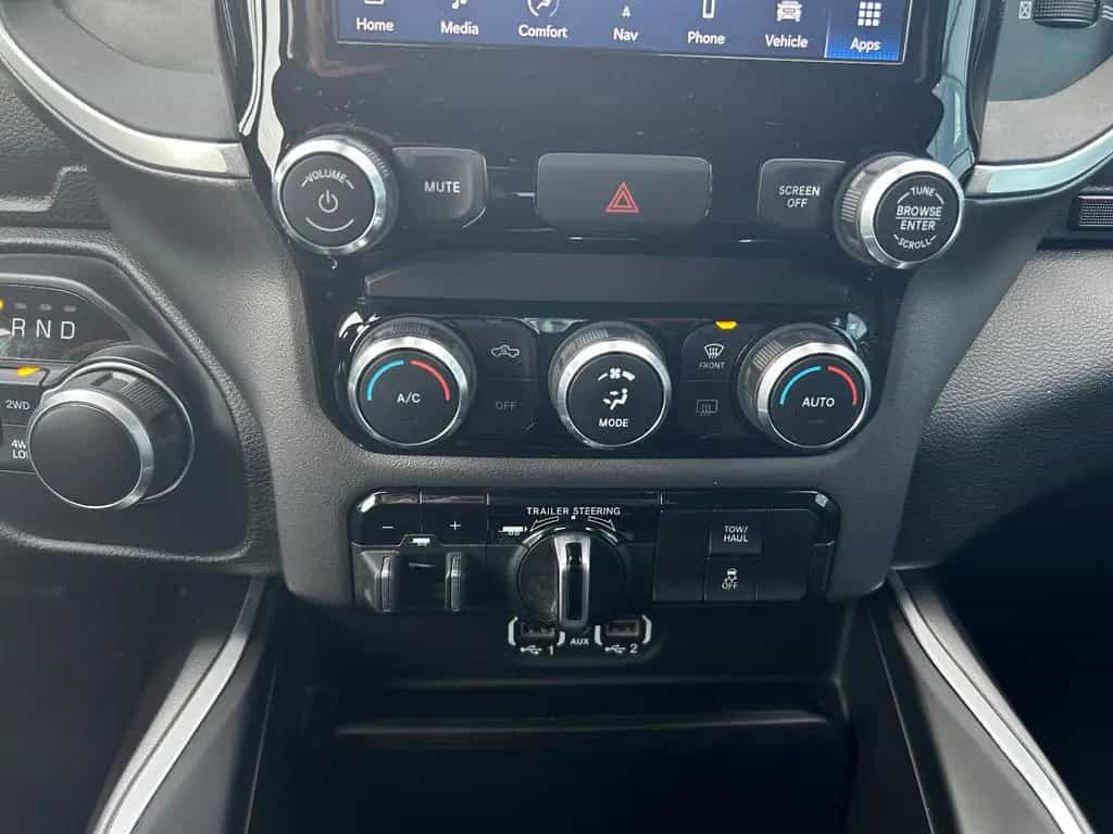 Dodge RAM 1500 5,7L V8 Hemi 4x4 AHK Navi Leder Kamera 02/2022-photo-25