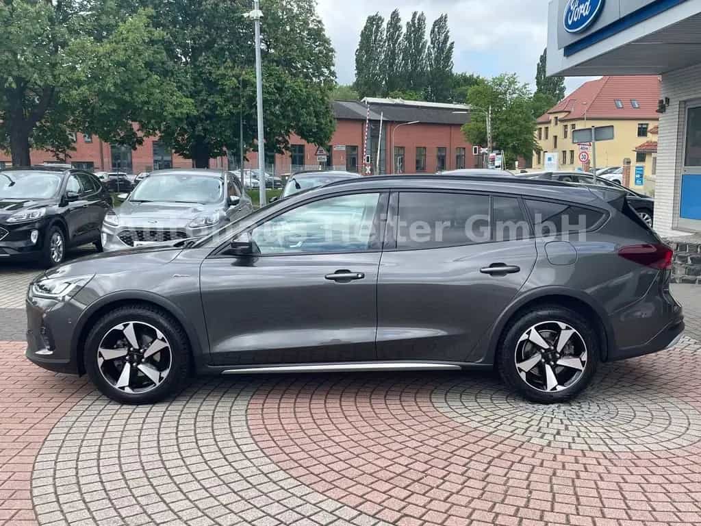 Ford Focus Automatik Active / Navi+Kamera+AGR+GJR 04/2022-photo-2