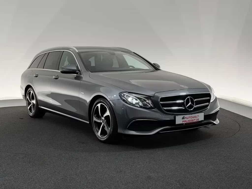 Mercedes-Benz E 300 d T*AVANTGARDE*LED-AHK-R.KAM-SP.STZ-SHZ-APP 07/2020-photo-0