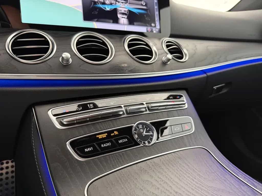 Mercedes-Benz E 300 d T*AVANTGARDE*LED-AHK-R.KAM-SP.STZ-SHZ-APP 07/2020-photo-46