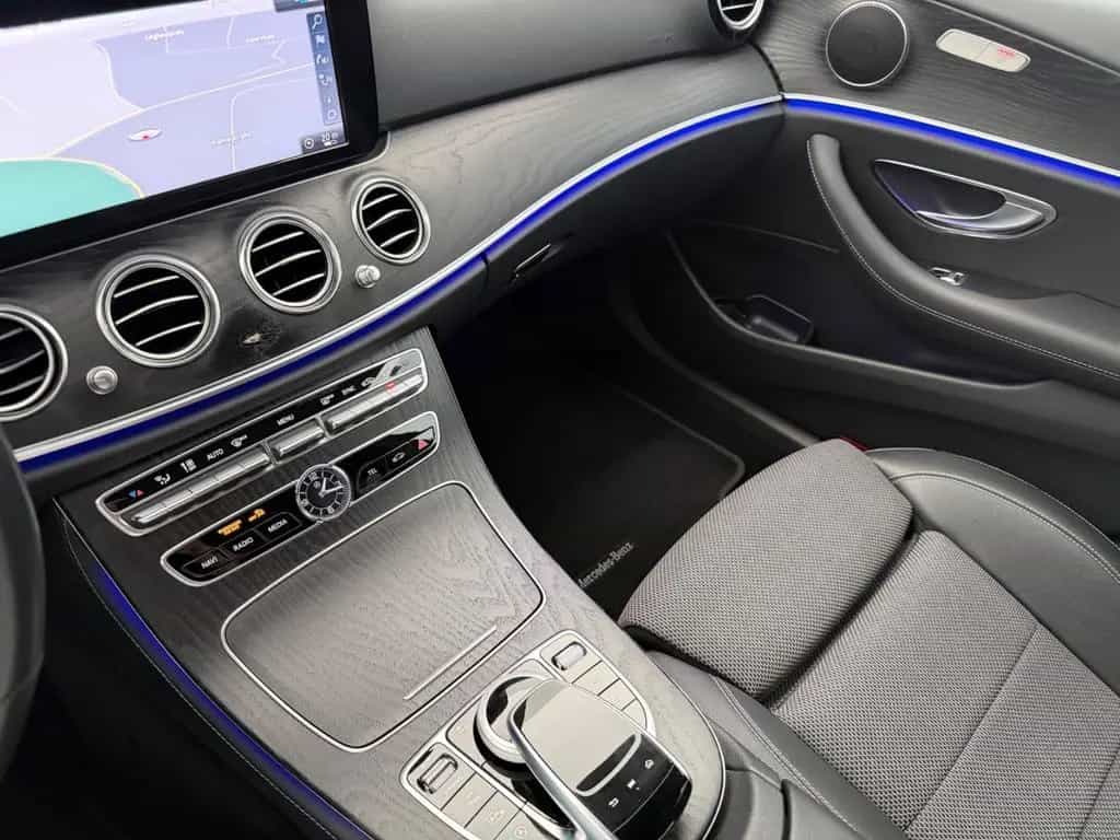 Mercedes-Benz E 300 d T*AVANTGARDE*LED-AHK-R.KAM-SP.STZ-SHZ-APP 07/2020-photo-48