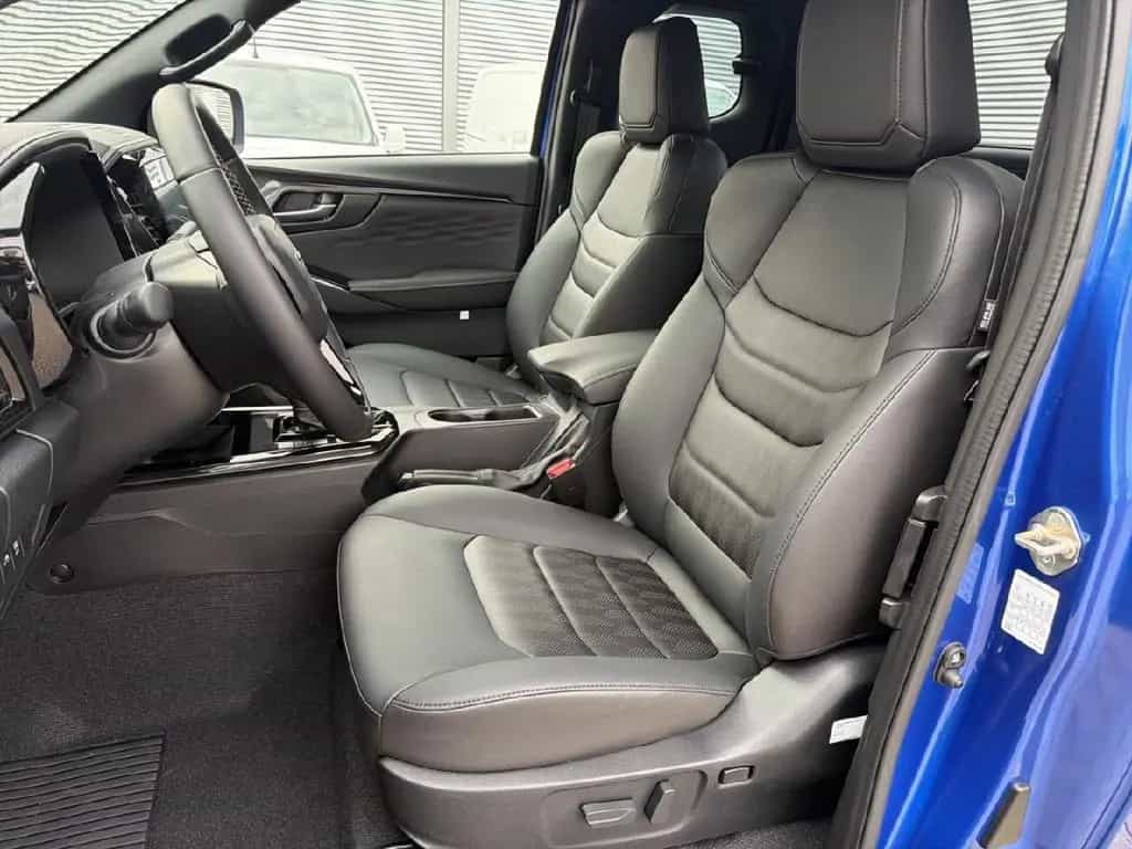 Isuzu D-Max Space Cab 4WD V-CROSS null-photo-11