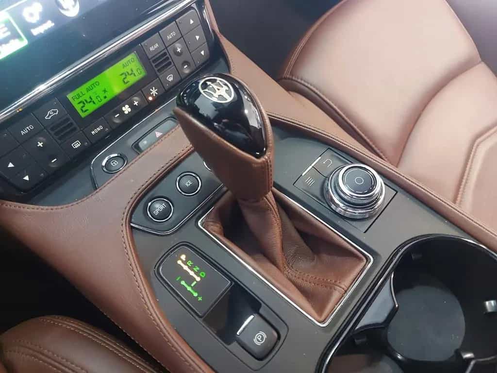 Maserati Granturismo 4.7 V8 MC 02/2018-photo-11