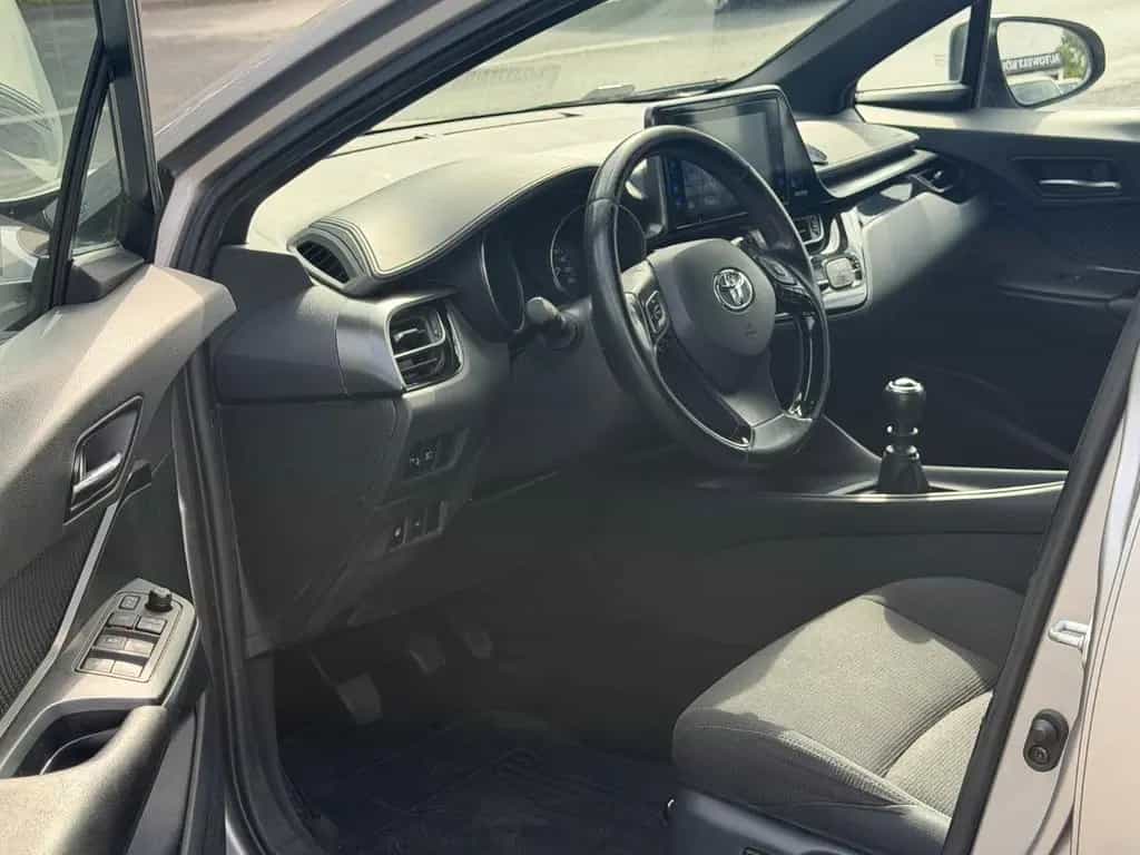 Toyota C-HR Flow 02/2017-photo-10