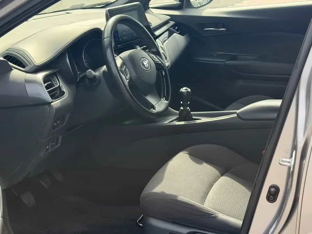 Toyota C-HR Flow 02/2017-photo-11