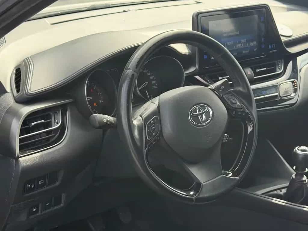 Toyota C-HR Flow 02/2017-photo-12