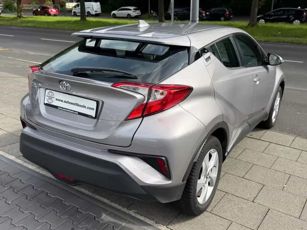 Toyota C-HR Flow 02/2017-photo-4