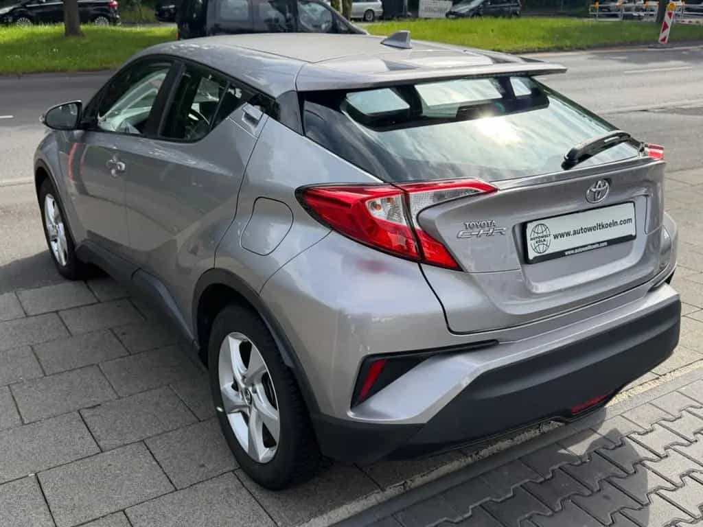 Toyota C-HR Flow 02/2017-photo-6