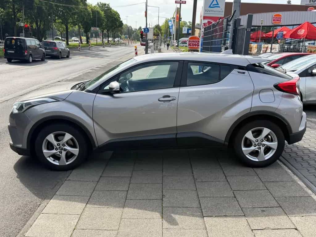 Toyota C-HR Flow 02/2017-photo-7