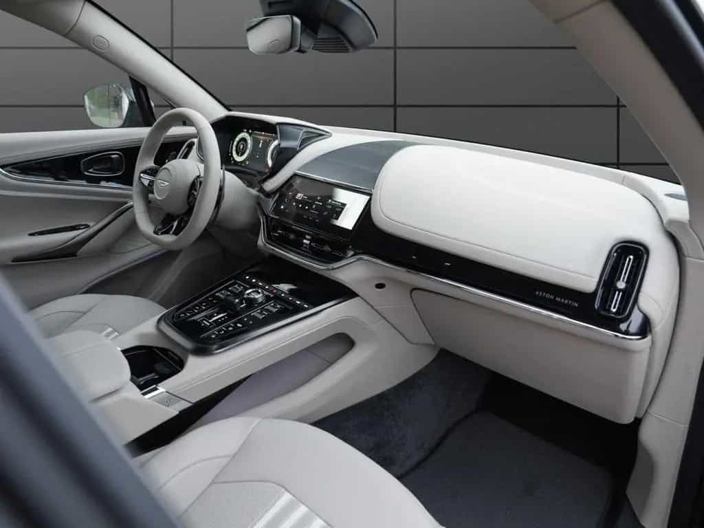 Aston Martin DBX 707 MJ 2025 null-photo-18