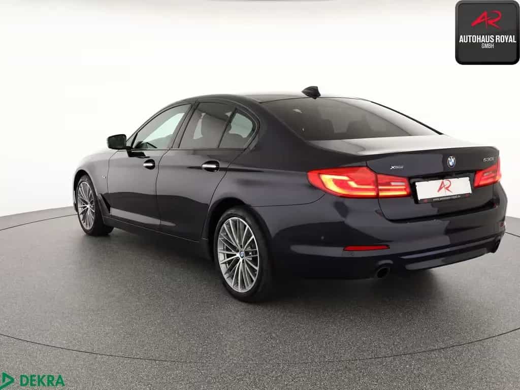 BMW 530 i xDrive SPORT LINE SHADOW KEYLESS,HEADUP,SH 02/2019-photo-2