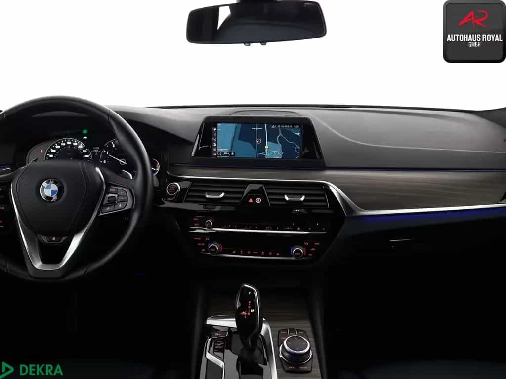 BMW 530 i xDrive SPORT LINE SHADOW KEYLESS,HEADUP,SH 02/2019-photo-8