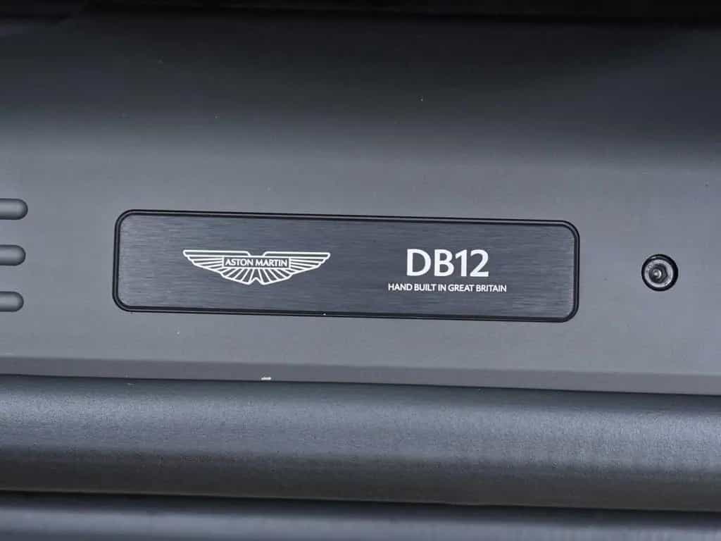 Aston Martin DB12 Volante null-photo-22