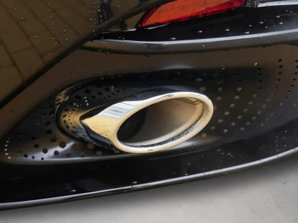 Aston Martin DB12 Volante null-photo-26