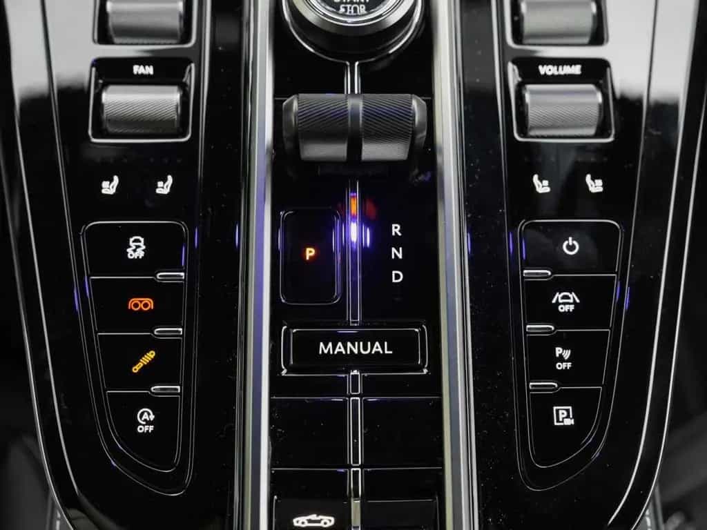 Aston Martin V8 Vantage Roadster null-photo-19