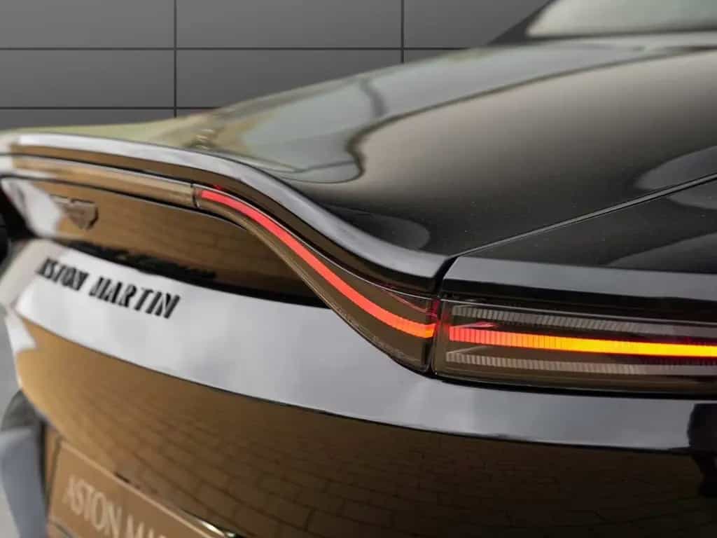 Aston Martin V8 Vantage Roadster null-photo-6