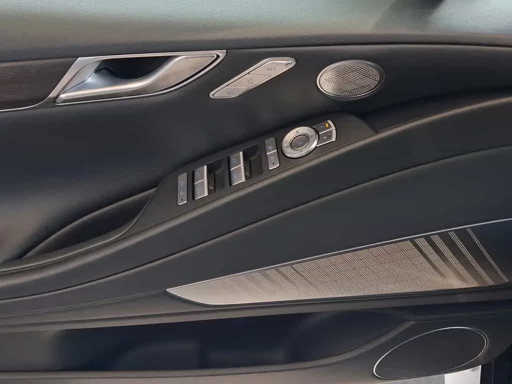 Genesis G80 Luxury 4WD Massage HuD Alcantara Himmel 04/2025-photo-11