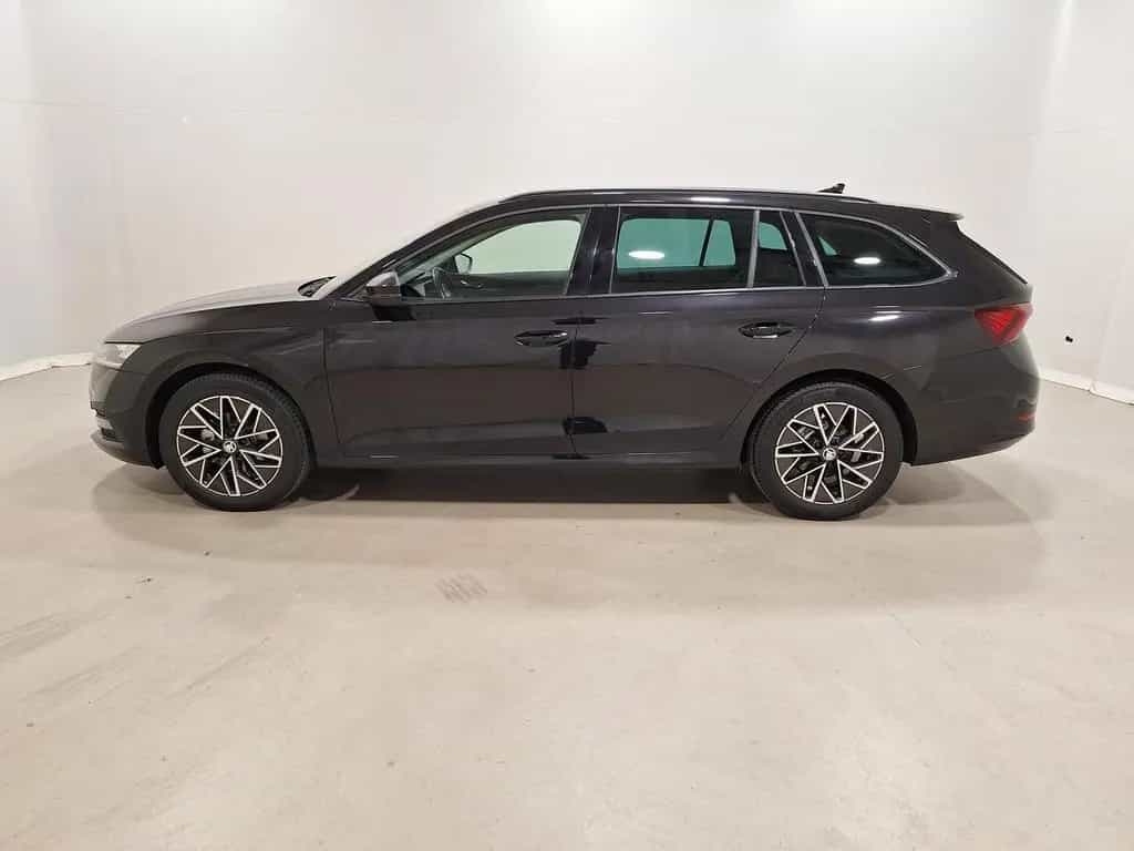 Skoda Octavia Combi 1.0 TSI Clever LED|SHZ|Alu 12/2021-photo-2