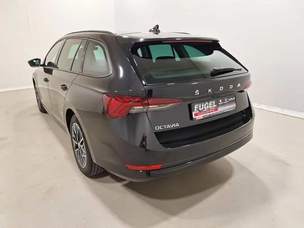 Skoda Octavia Combi 1.0 TSI Clever LED|SHZ|Alu 12/2021-photo-3