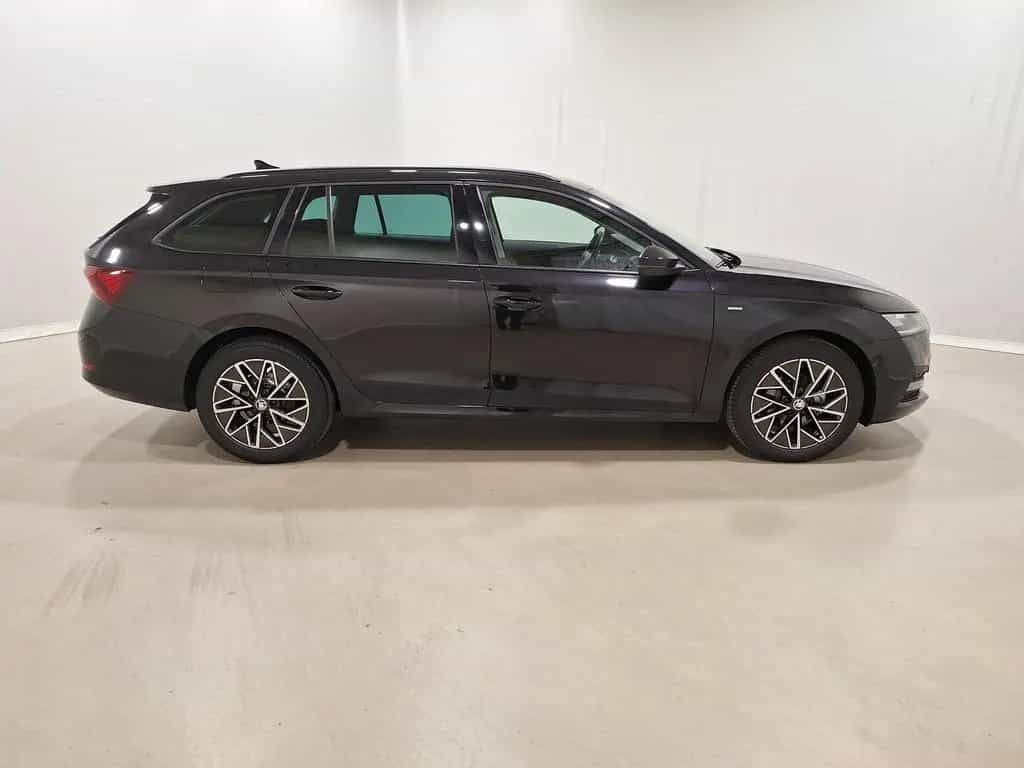 Skoda Octavia Combi 1.0 TSI Clever LED|SHZ|Alu 12/2021-photo-6