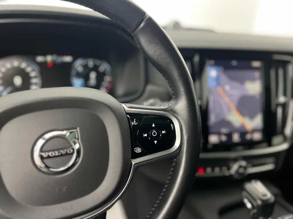 Volvo V90 Cross Country D5 ALLRAD / 1.HD /235PS /B&W 03/2017-photo-21