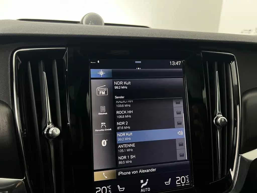 Volvo V90 Cross Country D5 ALLRAD / 1.HD /235PS /B&W 03/2017-photo-23