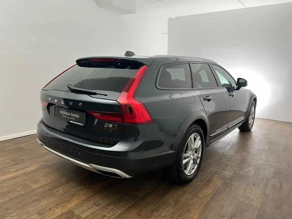 Volvo V90 Cross Country D5 ALLRAD / 1.HD /235PS /B&W 03/2017-photo-3