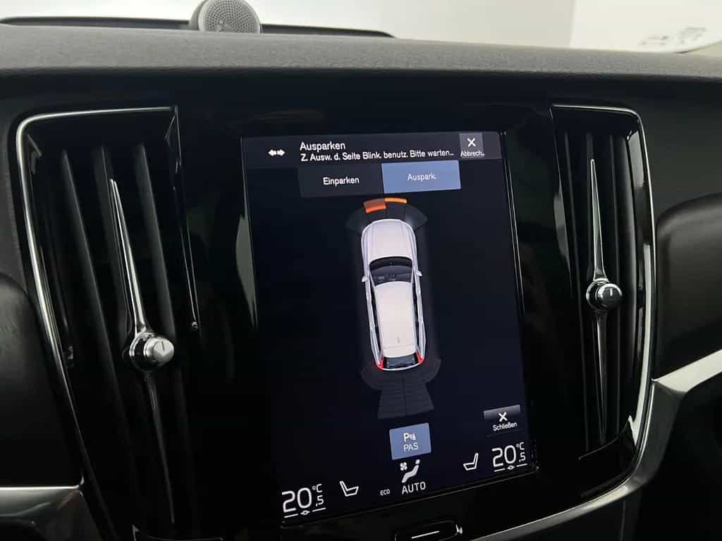Volvo V90 Cross Country D5 ALLRAD / 1.HD /235PS /B&W 03/2017-photo-31