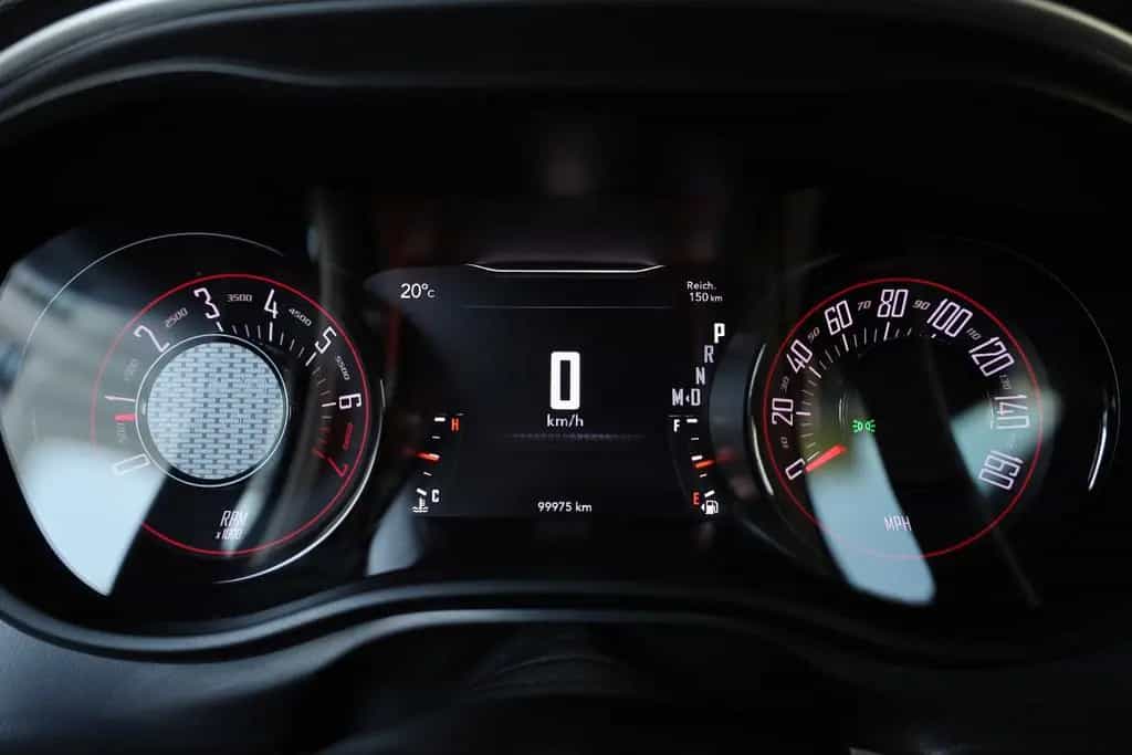 Dodge Challenger 3.6 SXT/KAMERA/TEMP/BTH/MFL/AMBIE/R20 01/2021-photo-11