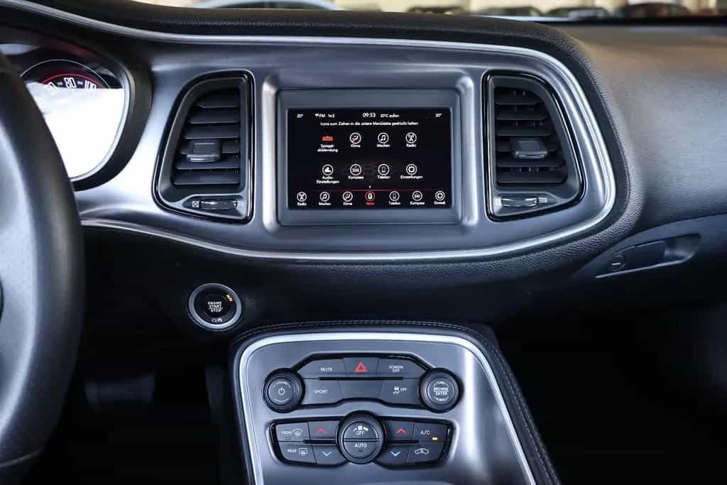Dodge Challenger 3.6 SXT/KAMERA/TEMP/BTH/MFL/AMBIE/R20 01/2021-photo-12