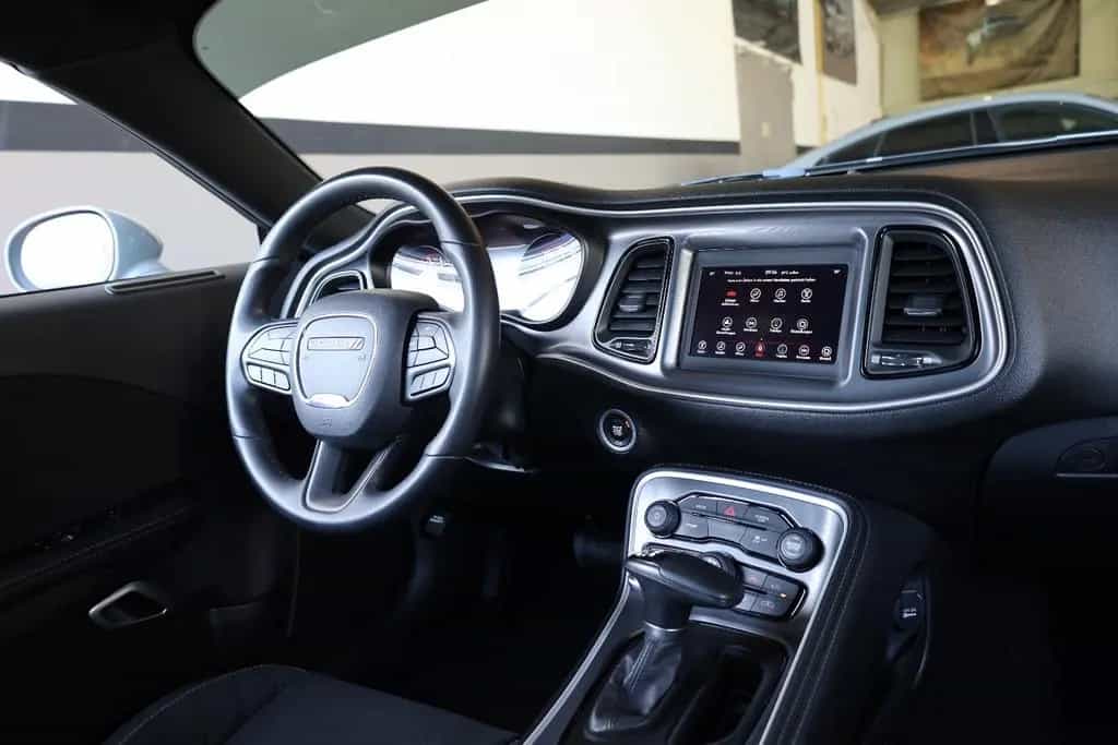 Dodge Challenger 3.6 SXT/KAMERA/TEMP/BTH/MFL/AMBIE/R20 01/2021-photo-16