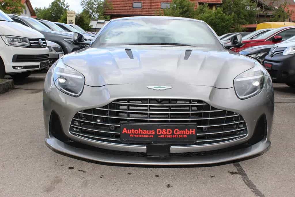 Aston Martin DB12 Coupe 04/2026-photo-4