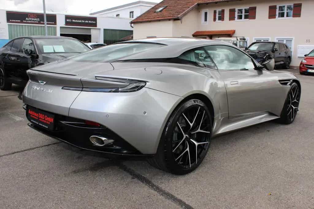 Aston Martin DB12 Coupe 04/2026-photo-7