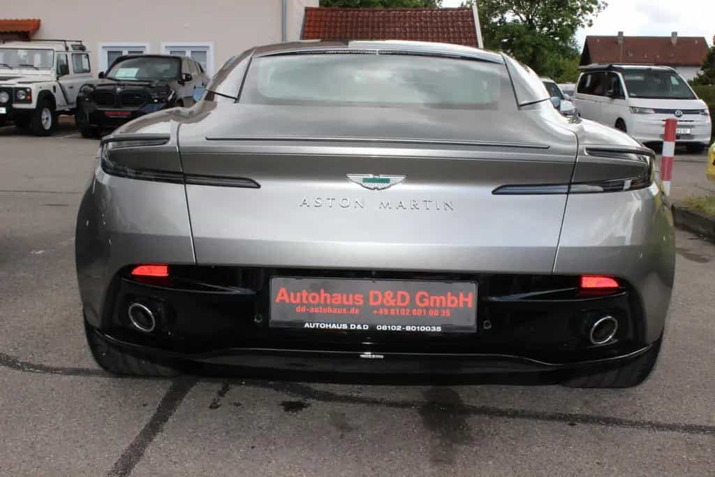 Aston Martin DB12 Coupe 04/2026-photo-8