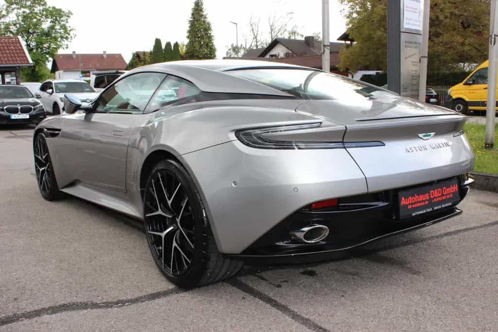 Aston Martin DB12 Coupe 04/2026-photo-9