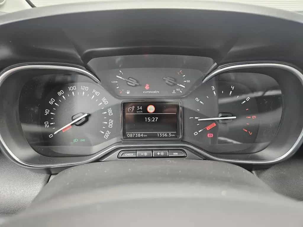 Citroën C3 Aircross Shine PT 130 Pano-Dach*HUD*NAVI*Andr 03/2018-photo-11