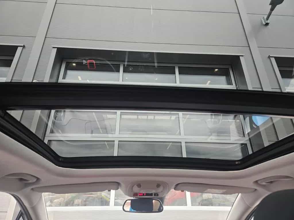 Citroën C3 Aircross Shine PT 130 Pano-Dach*HUD*NAVI*Andr 03/2018-photo-24