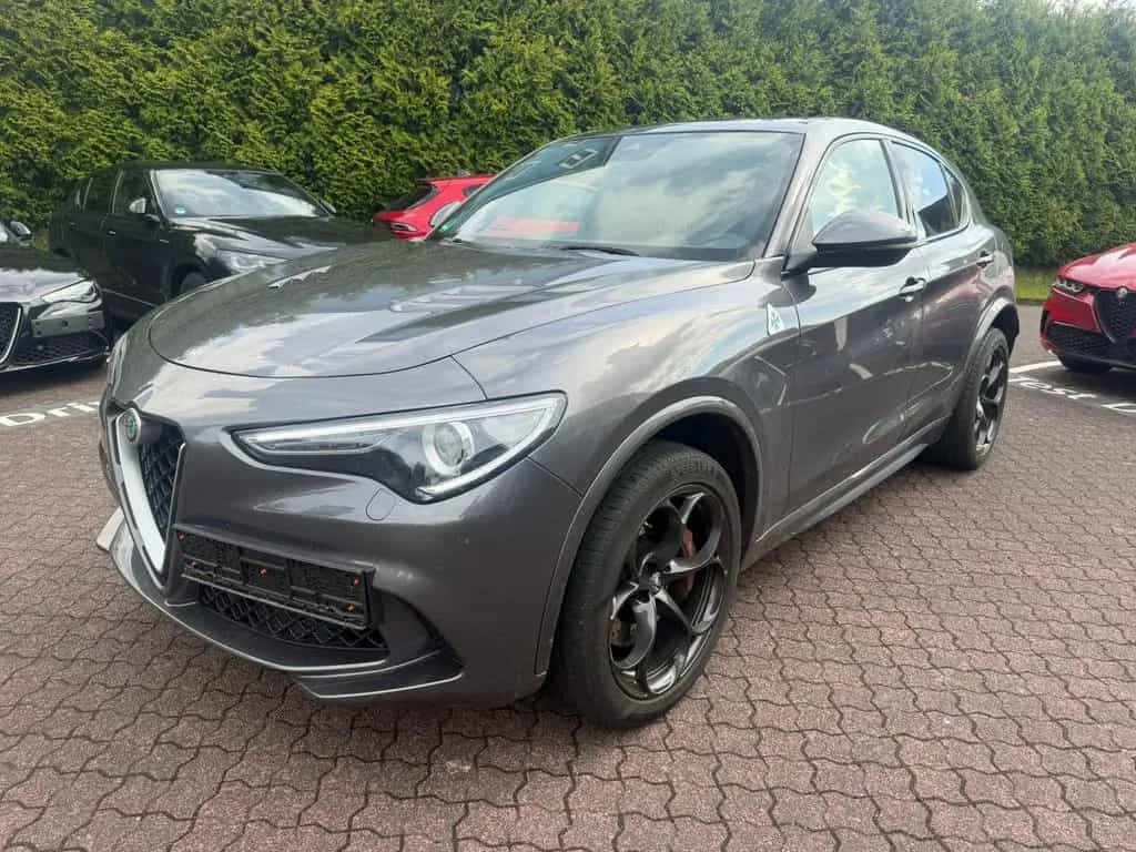 Alfa Romeo Stelvio Quadrifoglio Q4 1.Hand*Panorma*H&K 01/2018-photo-2