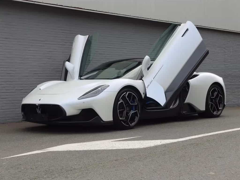 Maserati MC20 3.0 V6 (sehr schön) 01/2022-photo-0