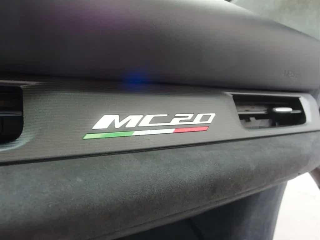 Maserati MC20 3.0 V6 (sehr schön) 01/2022-photo-23