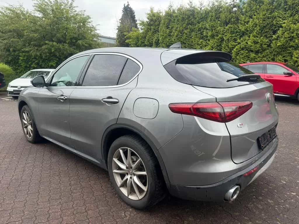 Alfa Romeo Stelvio Q4 Panorama*Sportpaket*Panorama*ACC 12/2018-photo-7