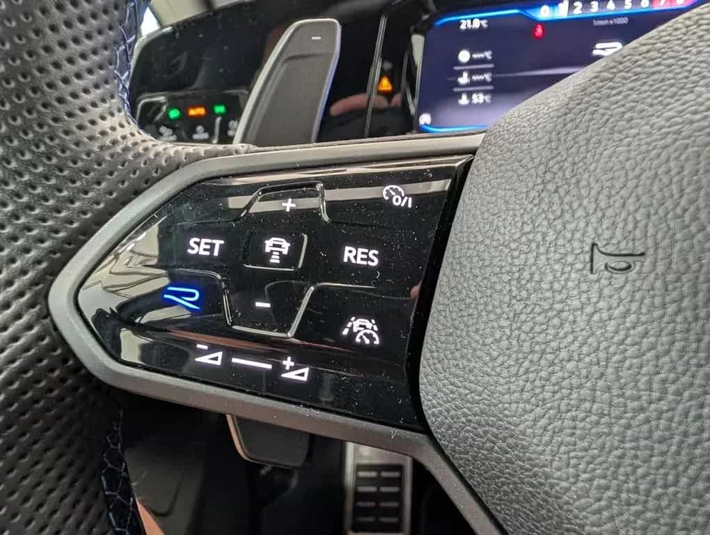 Volkswagen Golf 2.0 TSI DSG R 4Motion Navi|ACC|RFK|Winter 10/2021-photo-28