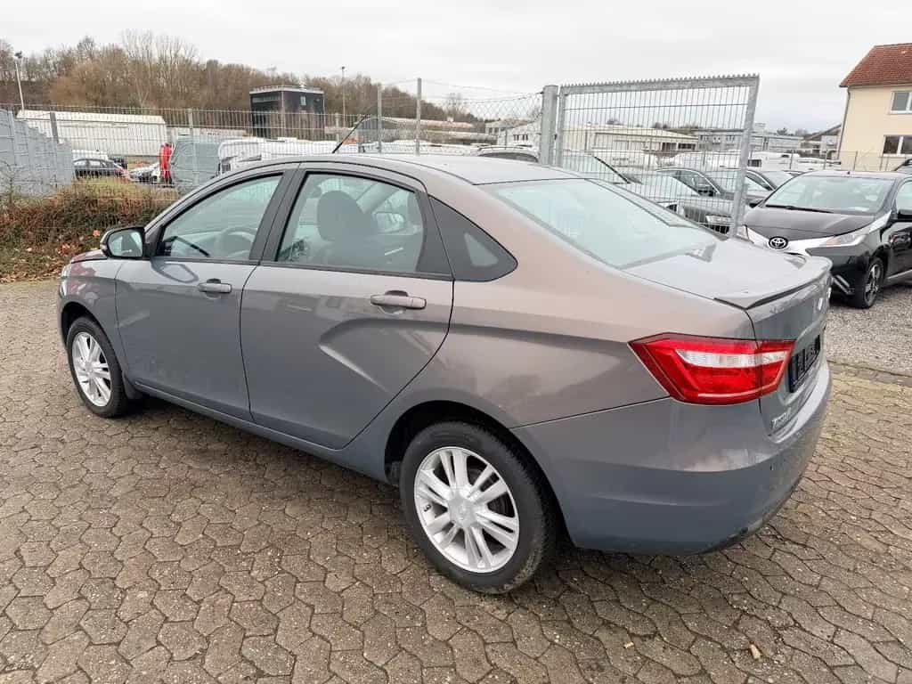 Lada Vesta *Klima*Temp.*SHZ*2.Hand* 04/2018-photo-5